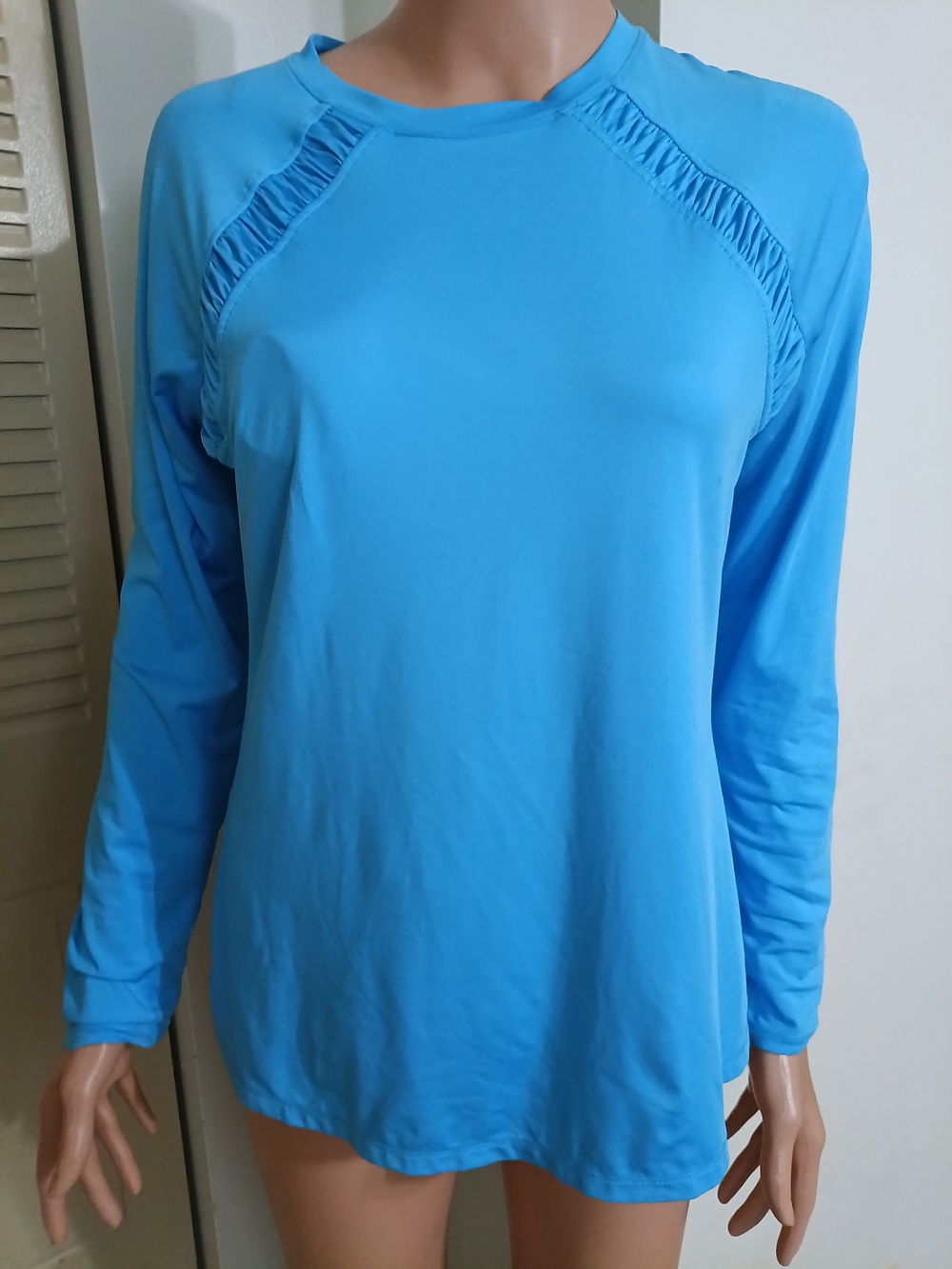 REEL Life Women's Long-Sleeve Crewneck Top in Sky Blue